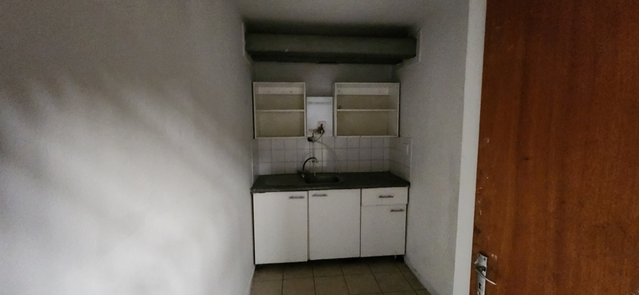 To Let Commercial Property for Rent in Killarney Gardens Western Cape